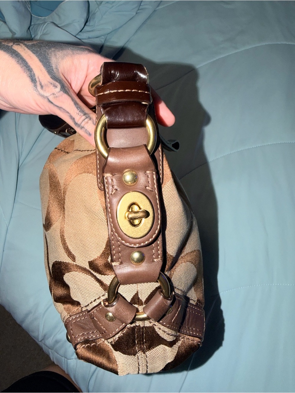 Vintage Authentic Coach Signature Carly Hobo Shoulder Bag Style 12871 - Picture 5 of 9